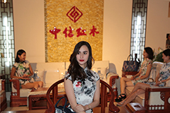 首届“中信红木”杯摄影大赛在东阳红木家具市场拉开“战斗”序幕